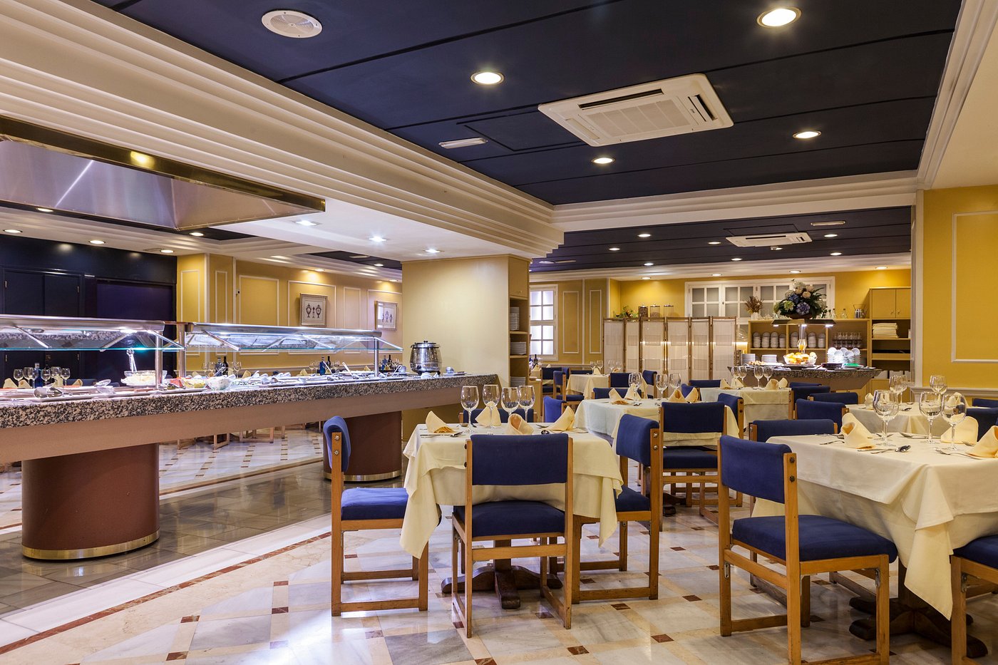 Don Paco Hotel, Sevilla. Aamiaishuone